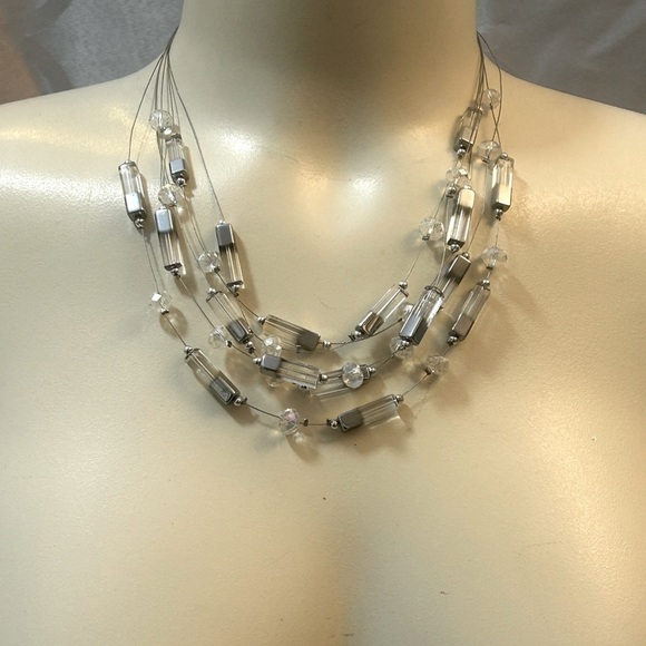 Women’s silver metal & clear bead multi strand necklace. - Picture 4 of 4
